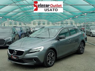 VOLVO V40 Cross Country 2.0 d4 Momentum 190cv geartronic my17