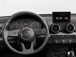 AUDI Q2 30 TDI Business Advanced